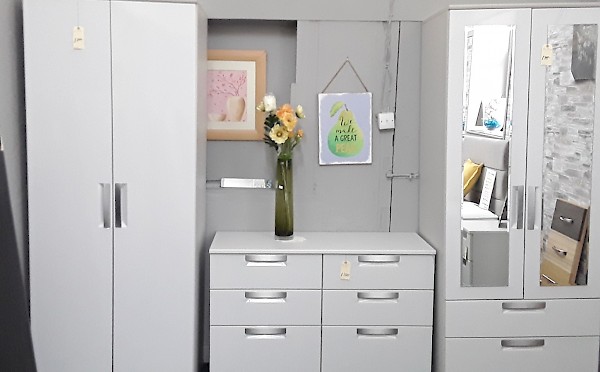 Second hand bedroom on sale sets