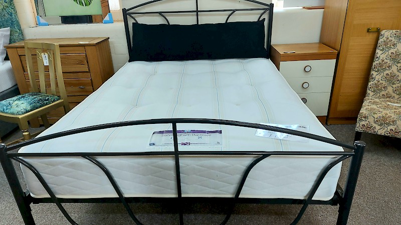 Bedframe and mattress