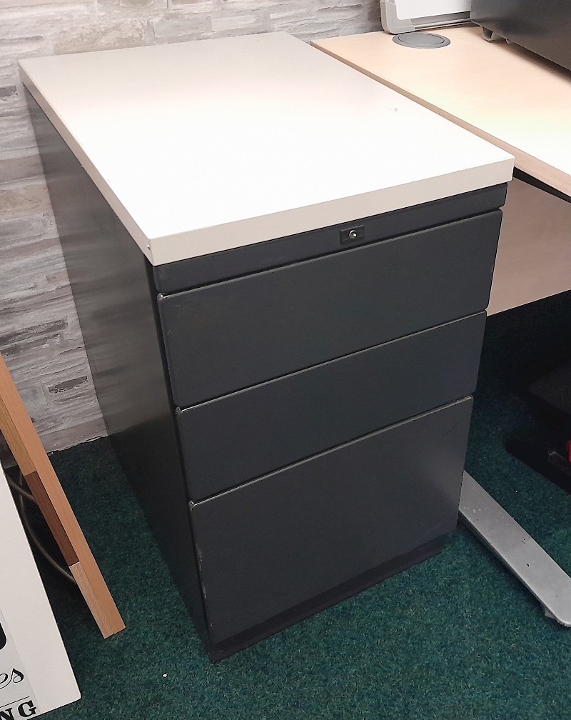 Metal filing pedestal