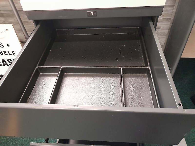 Metal filing pedestal