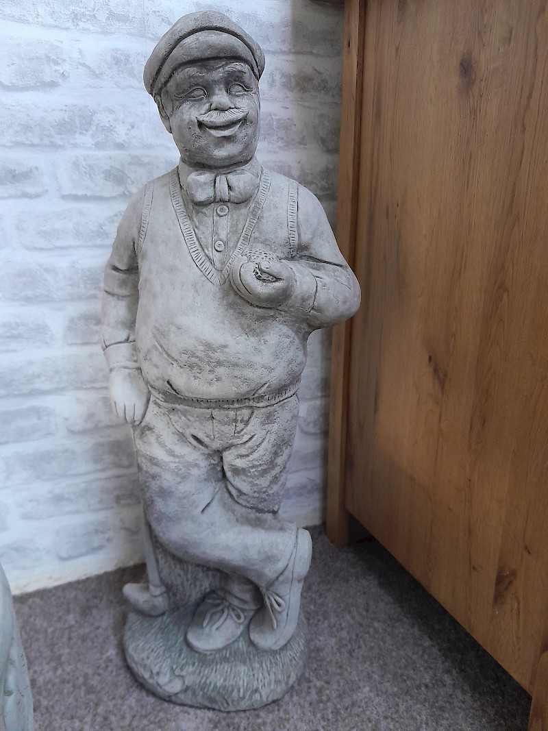 Garden ornament golfer