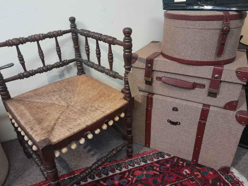 Ervine Antiques
