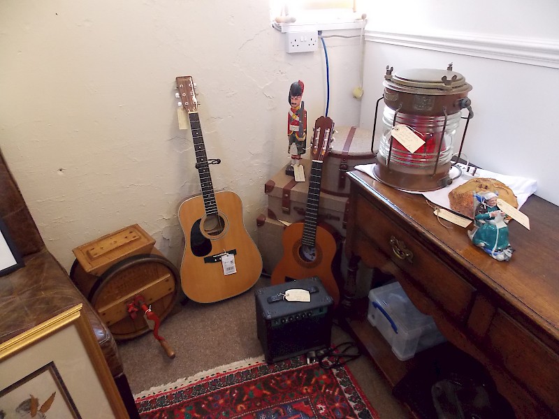 Instruments, Antiques, Glass