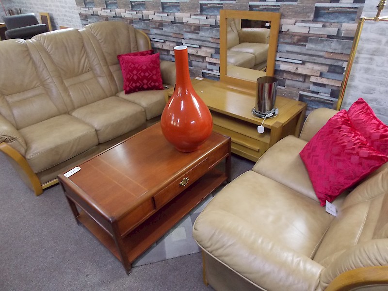 Italian Furniture Company, Leather 3 plus 2 Seater Sofa's in Natural Tan Leather & Wooden Inserts.