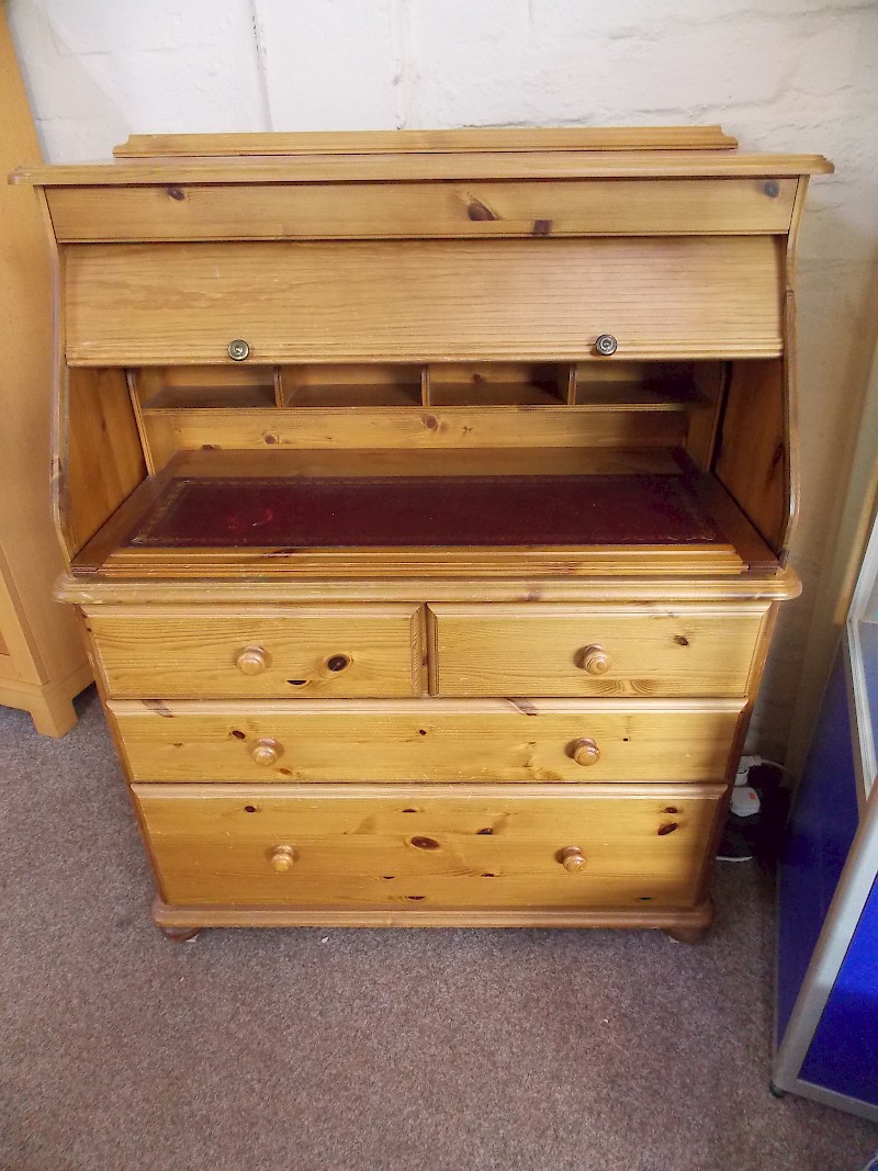 Fantastic Vintage Roll Top Pull Out Desk Bureau in Solid Pine, LOW Price