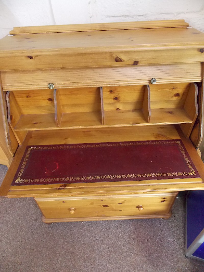 Fantastic Vintage Roll Top Pull Out Desk Bureau in Solid Pine, LOW Price