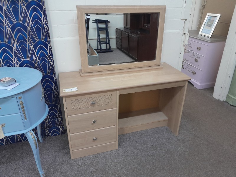 Dressing table