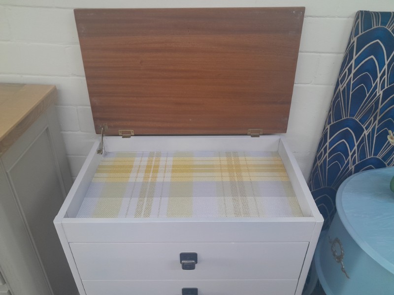 Four drawer flip top chest drawers